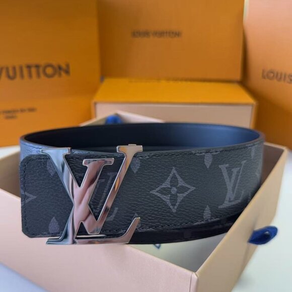 Louis Vuitton LV Monogram Belt Size 36 Men’s - Picture 9 of 9